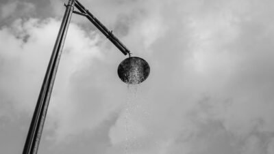 chuveiros eletrônicos vs. multitemperaturas