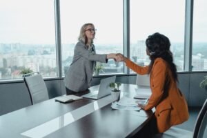 Tecnologia e Mulher: Como as Ferramentas Digitais Transformam a Vida e o Trabalho